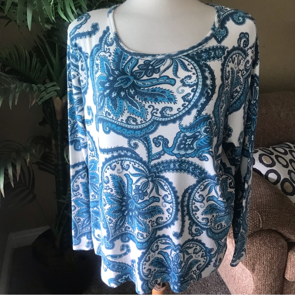 St John’s Bay plus size scoop neck long sleeve soft knit top